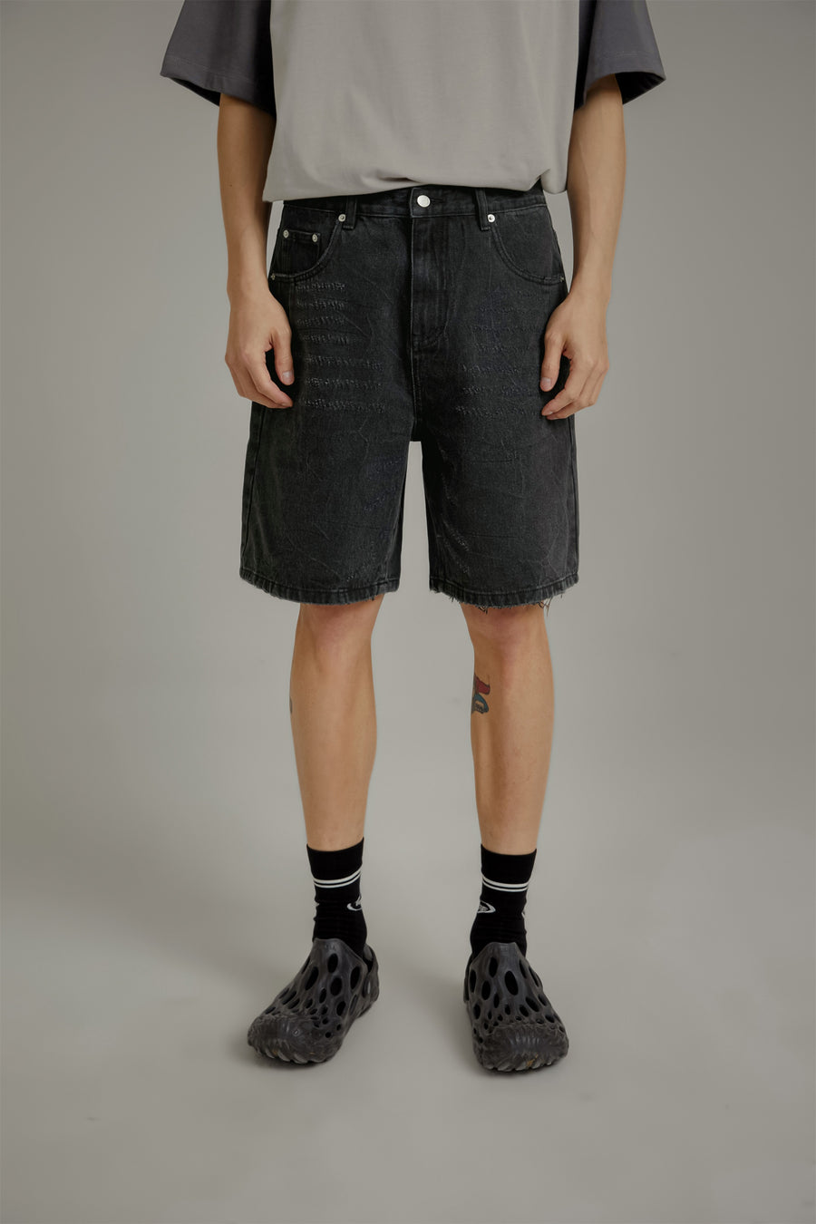 CHUU Daily Washed Denim Shorts