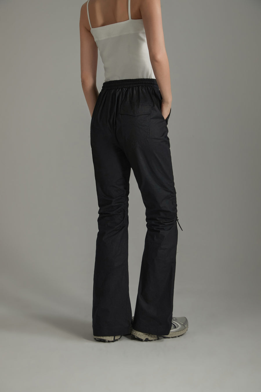 CHUU String Shirring Bootcut Cargo Style Pants