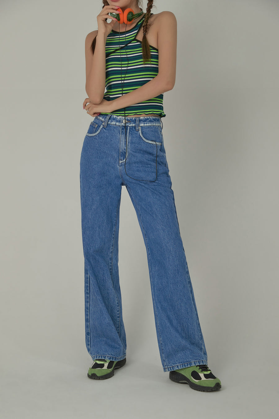 CHUU Casual Washed Wide Denim Jeans