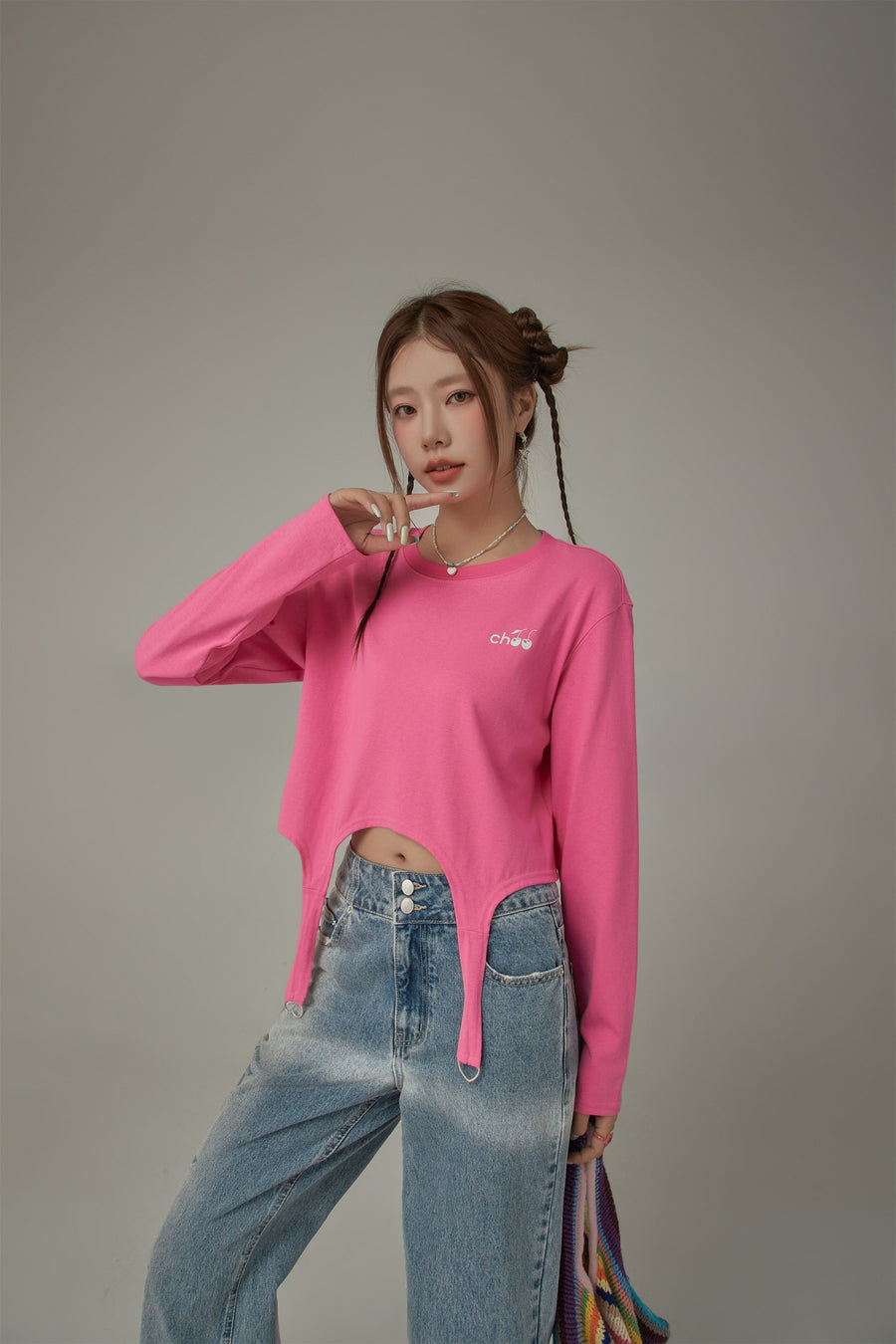 CHUU Cherry Bomb Garter Long Sleeves Sweatshirt