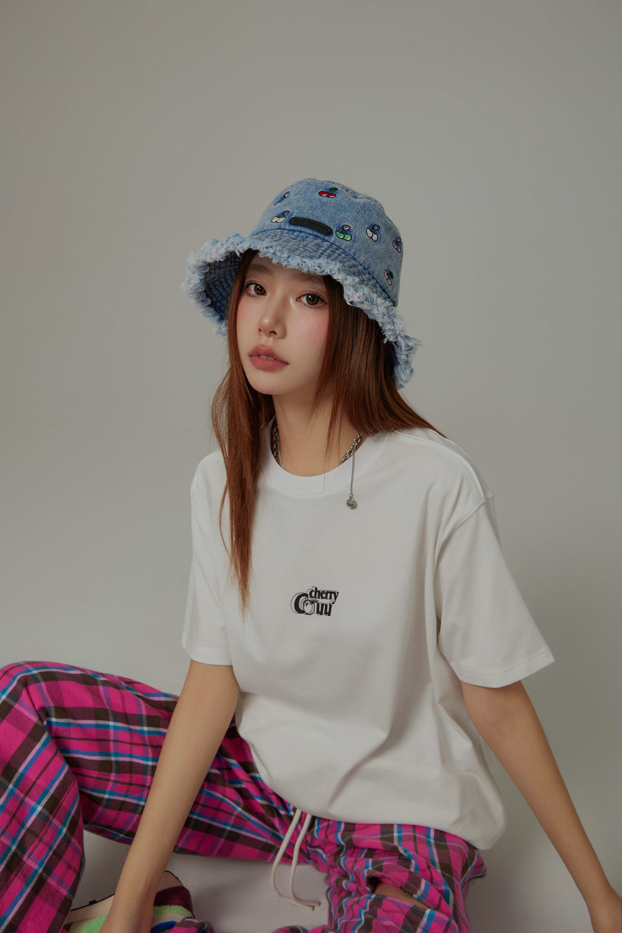 CHUU Multi Color Cherry Denim Bucket Hat