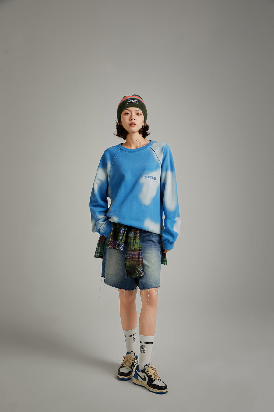 CHUU Sky Logo Sweatshirt