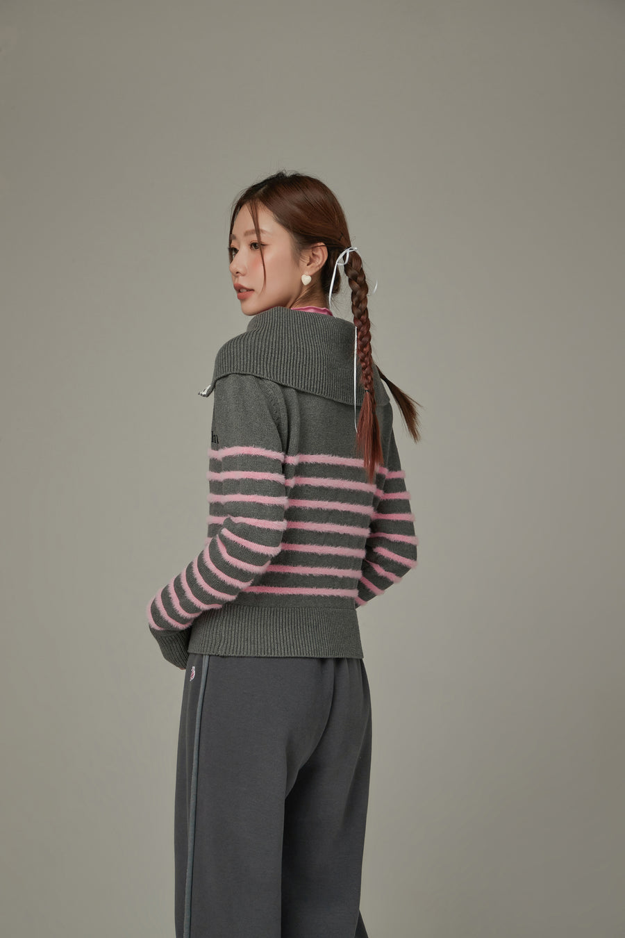 CHUU Big Collar Striped Knit Sweater