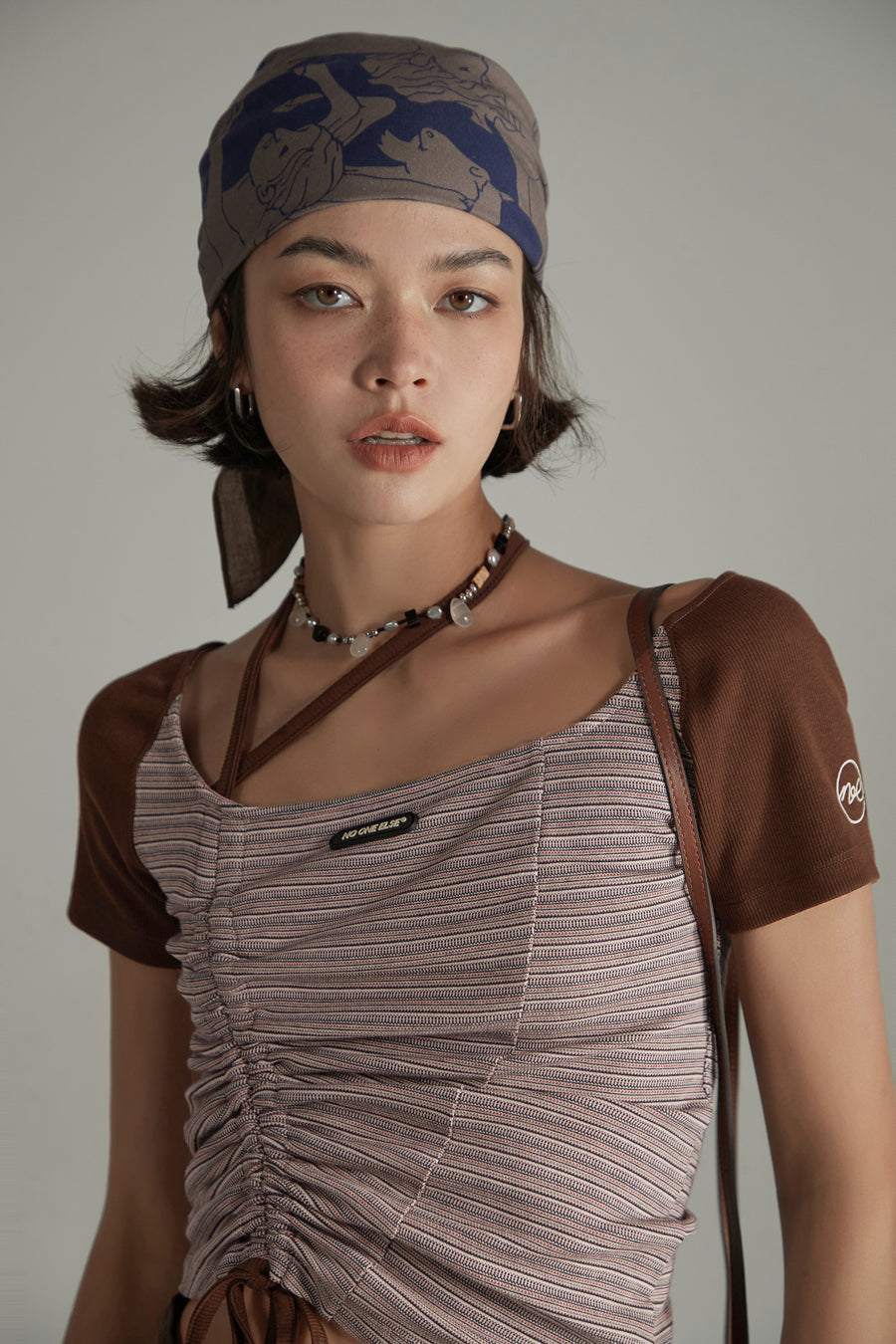 CHUU Asymmetrical Halter Neck String Striped Shirring T-Shirt