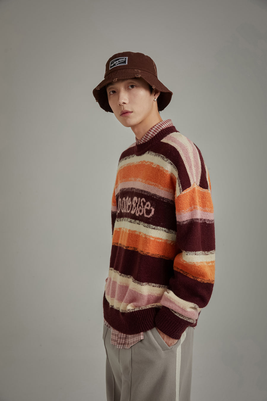 CHUU Logo Striped Loose Knit Sweater