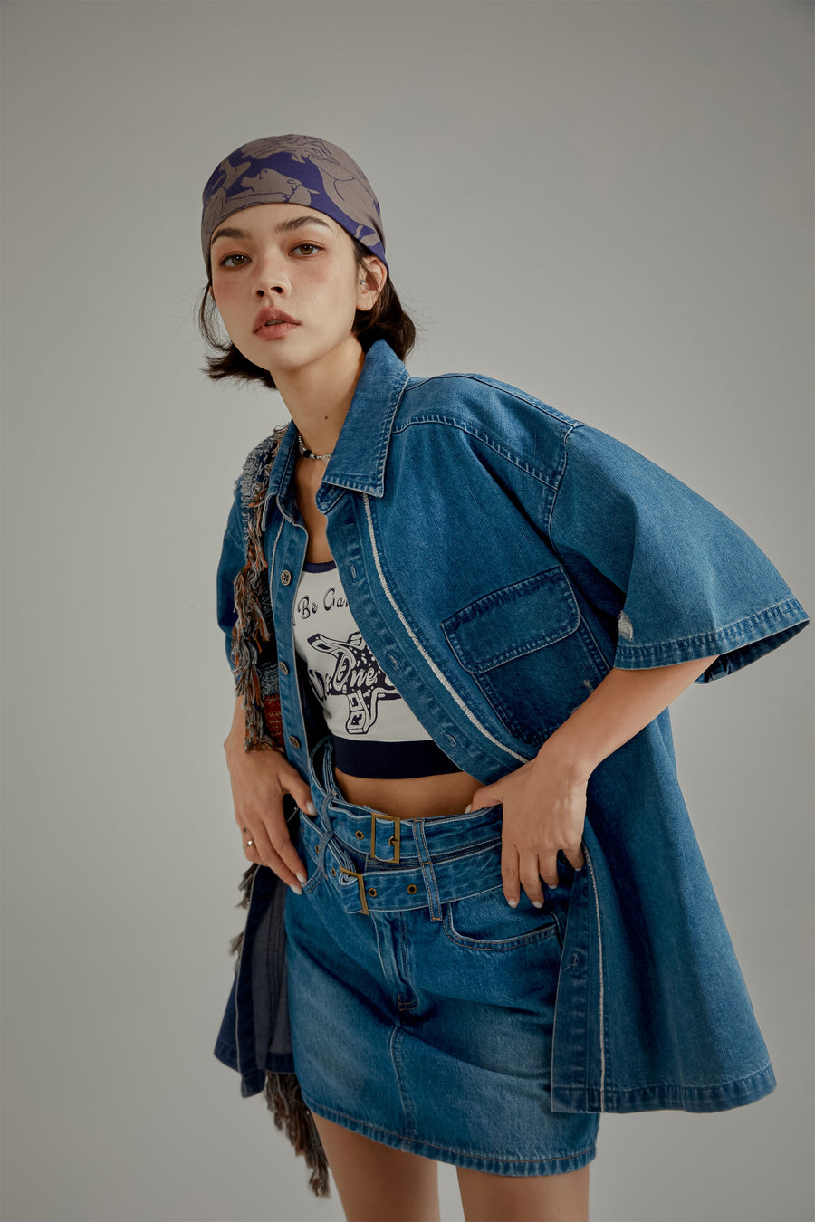 CHUU Distressed Embroidered Denim Short Sleeve Shirt