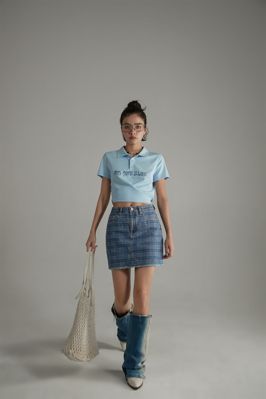 CHUU Checked Fringed Hem Denim Mini Skirt