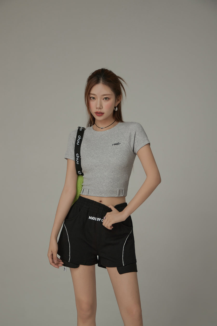 CHUU Back Cut Out Slim Crop Daily T-Shirt