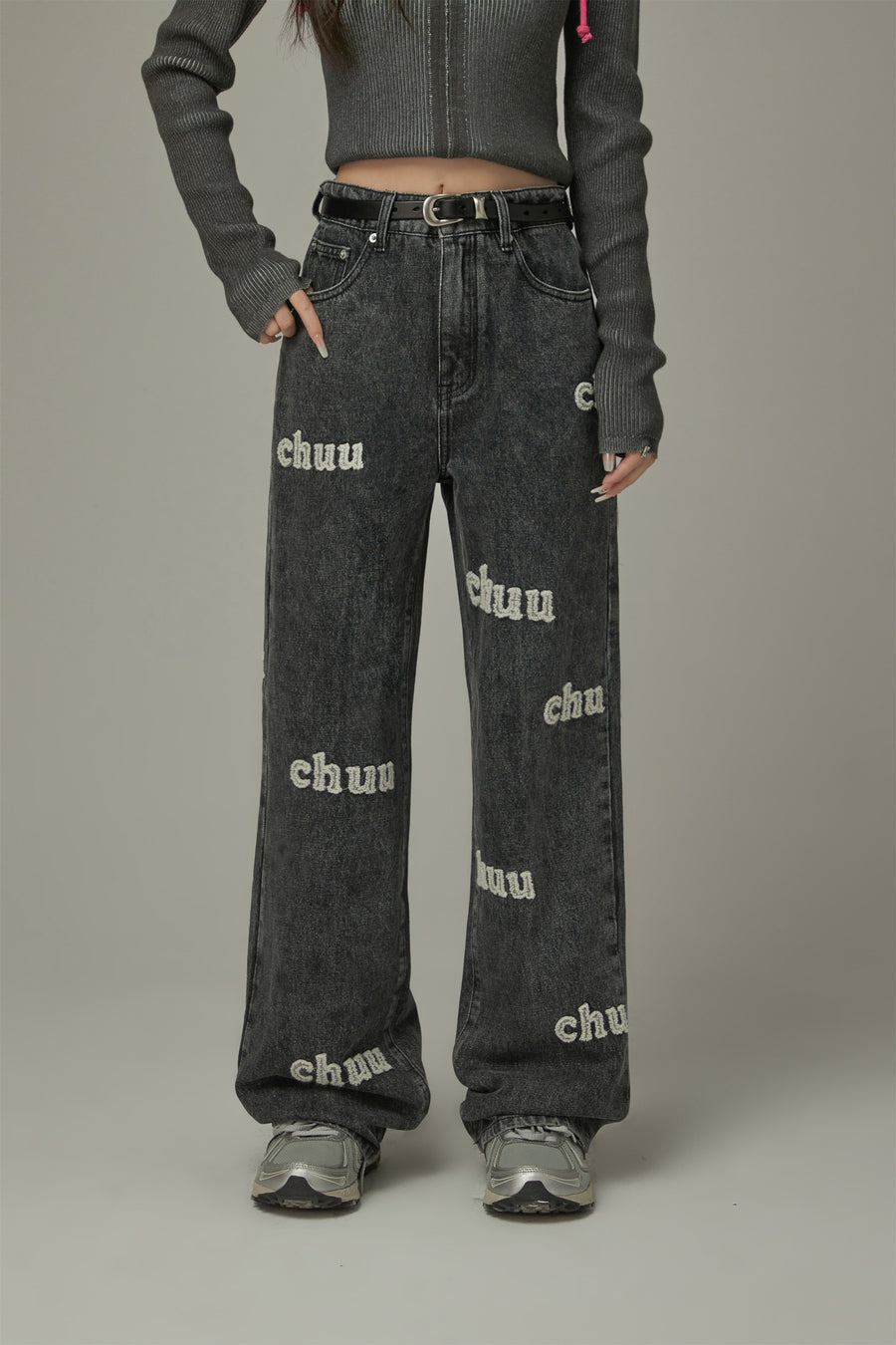 CHUU Lettering Logo Denim Jeans