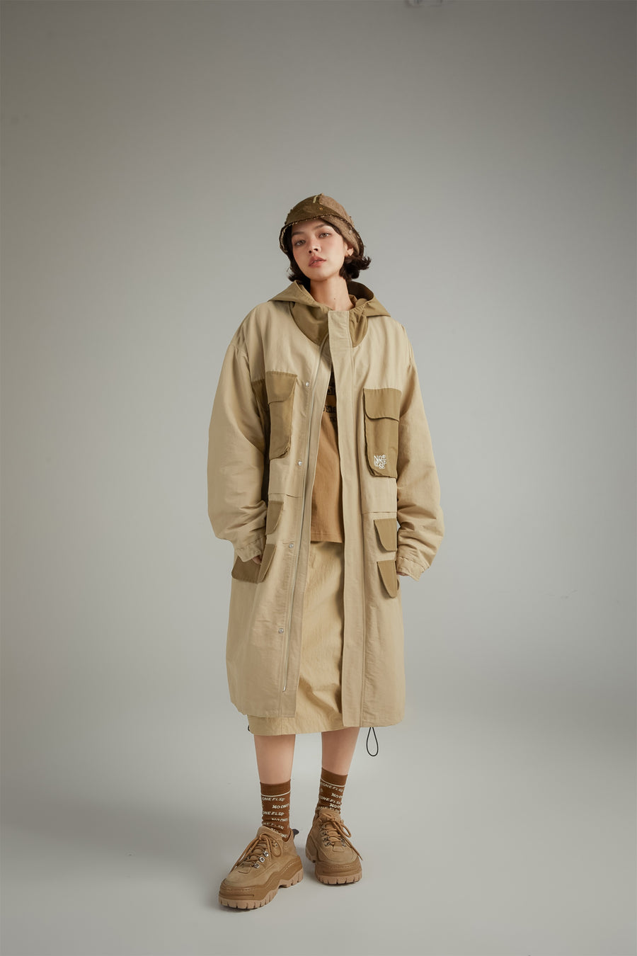 CHUU Two Tone Cargo Long Jacket