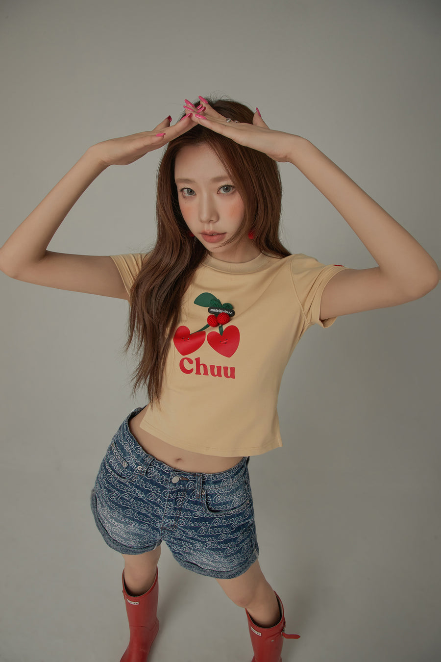 CHUU Logo Heart Cherry Printed Slit Short Sleeve T-Shirt