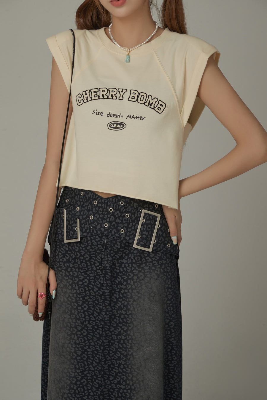 CHUU Cherry Bomb Embroidered Cropped Boxy T-Shirt