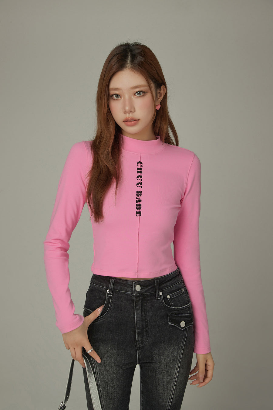 CHUU Basic Vertical Logo Lettering T-Shirt