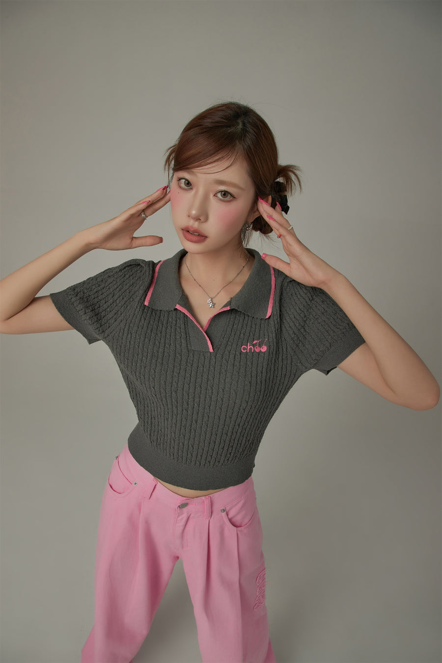 CHUU Open Collar Back Cutout Logo Embroidery Knit Sweater