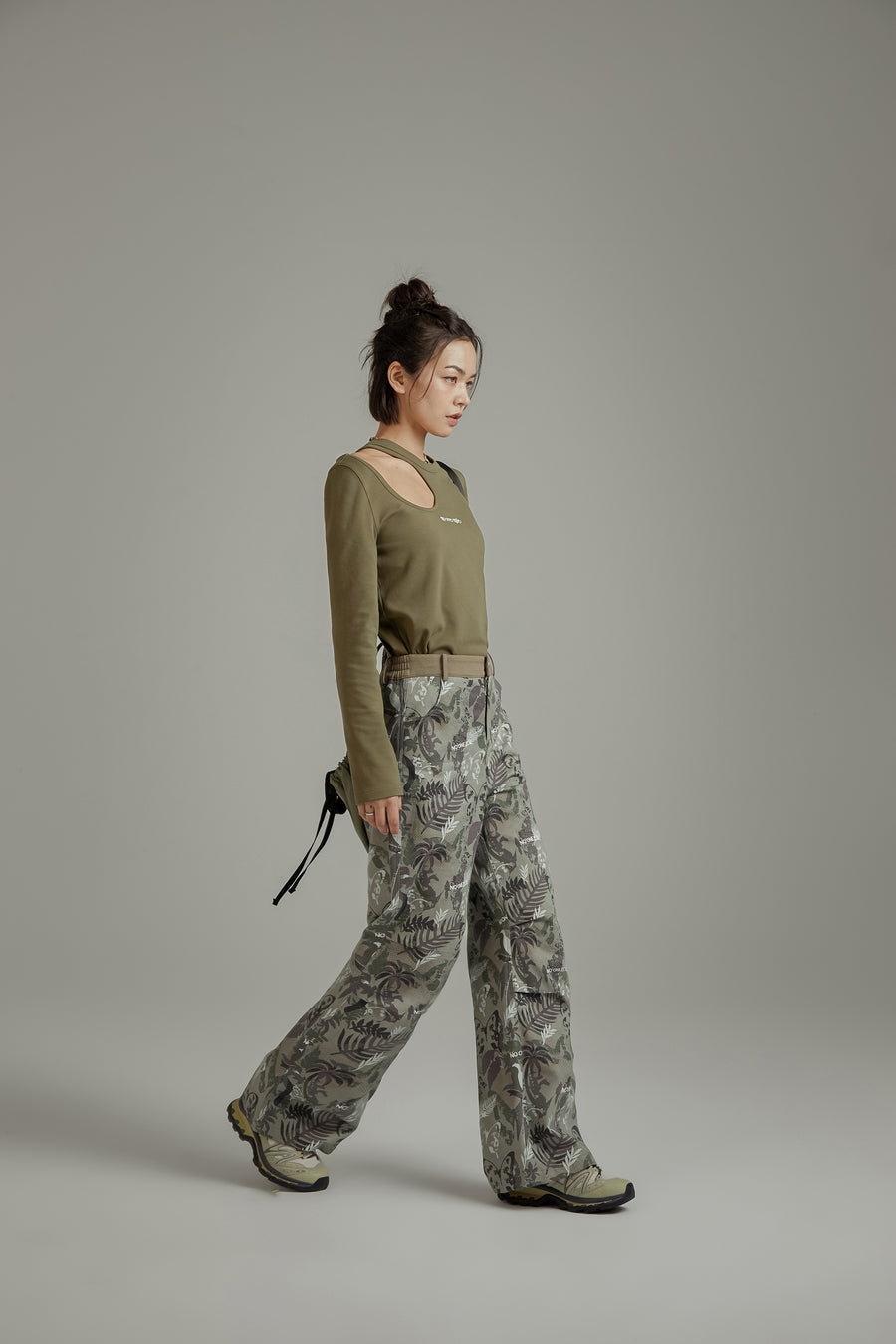 CHUU Forest Print Wide Pants