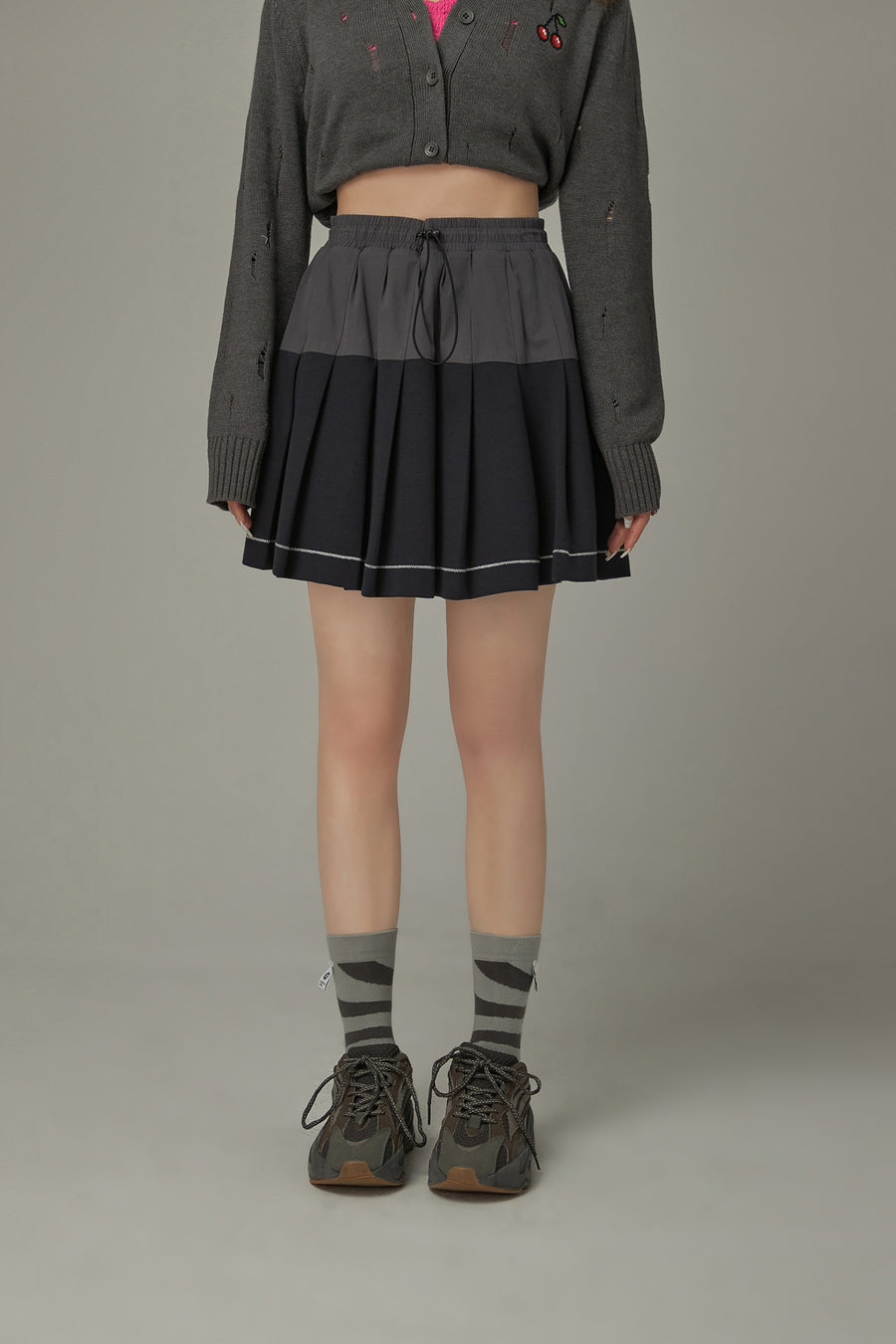 CHUU Stopper Pleated Skirt