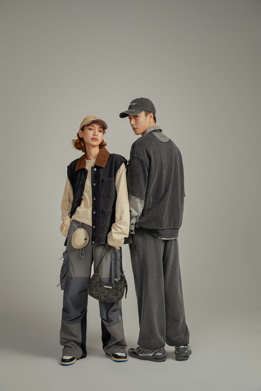 CHUU Color Matching Cargo Pants