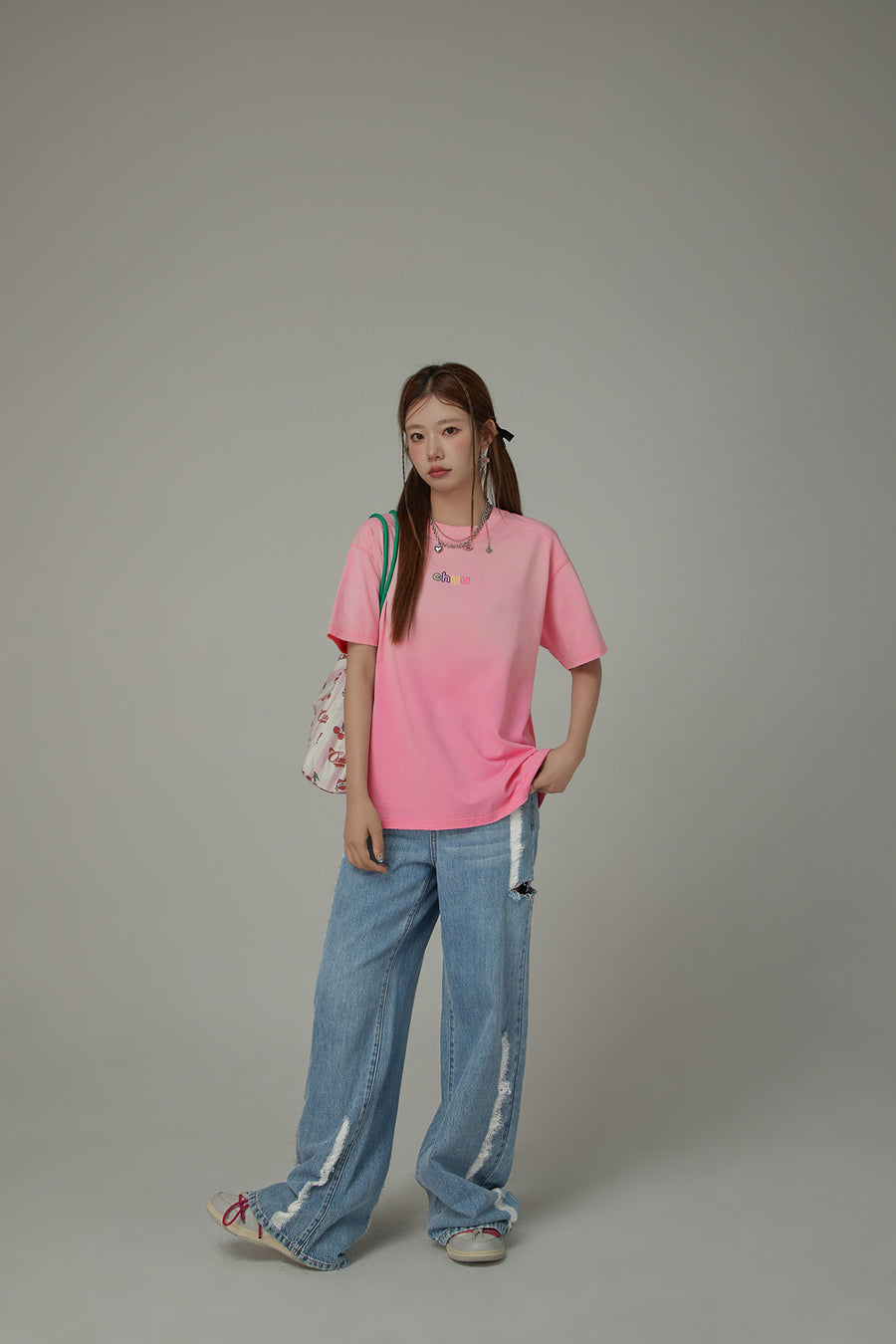 CHUU Rainbow Chuu Logo Gradient Raglan T-Shirt