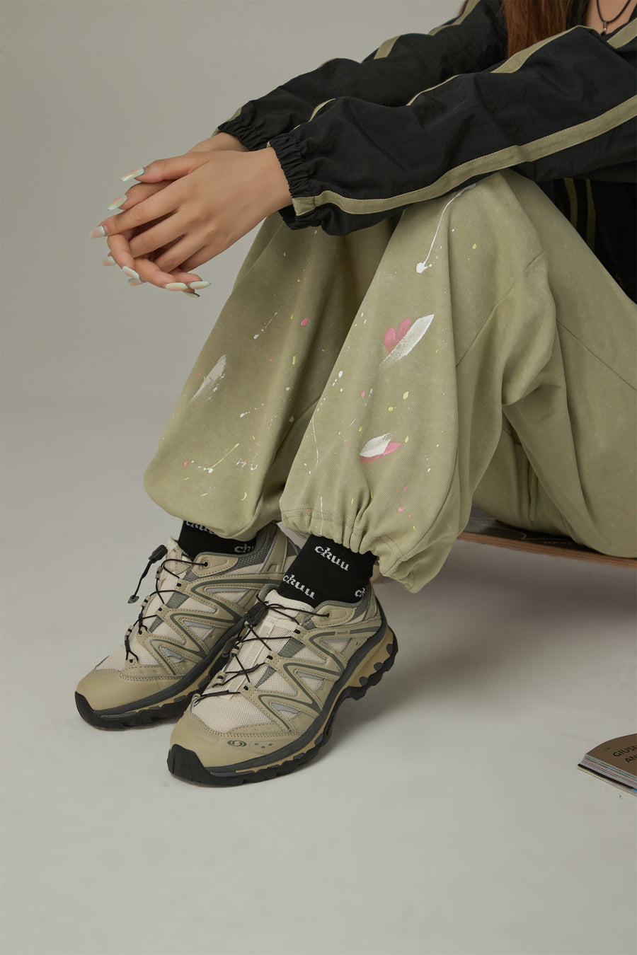 CHUU Elastic Waist String Painted Wide Pants