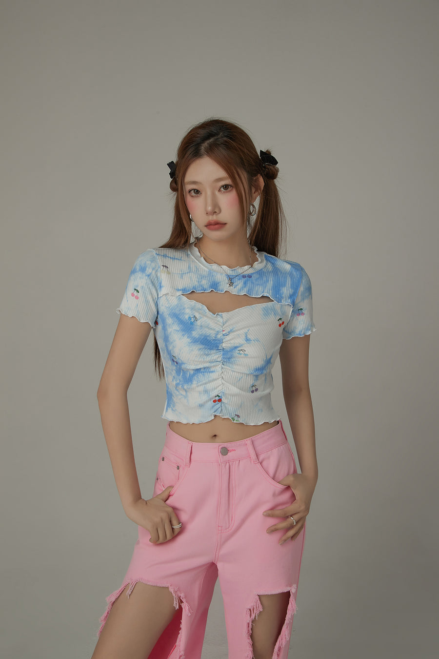 CHUU Tie-Dye Printed Cherries Key Hole Slit Crop Top