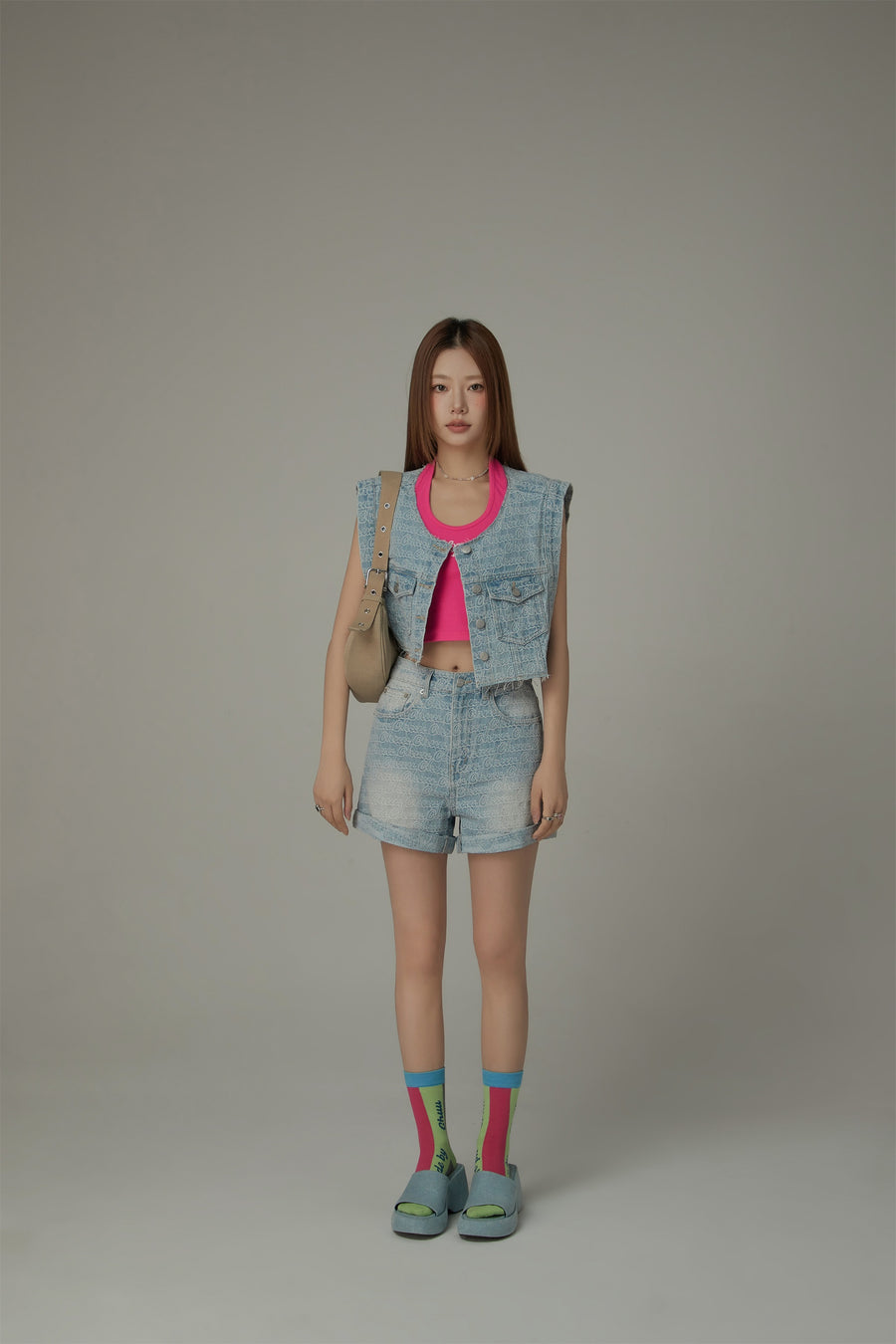 CHUU Unbalanced Sleeveless Raw Hem Denim Vest