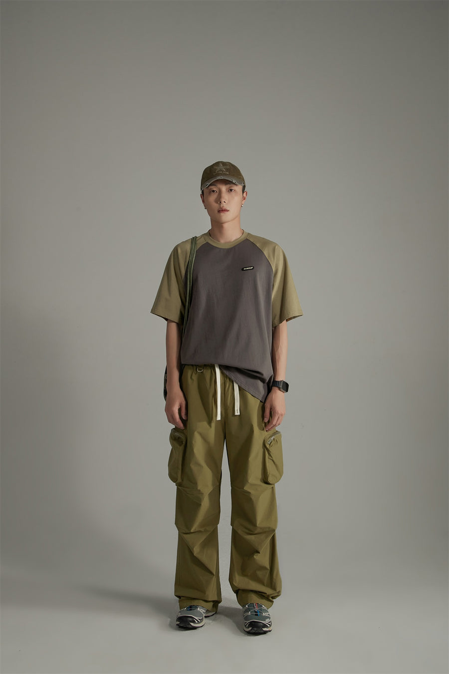 CHUU Casual Drawstring Wide Cargo Pants