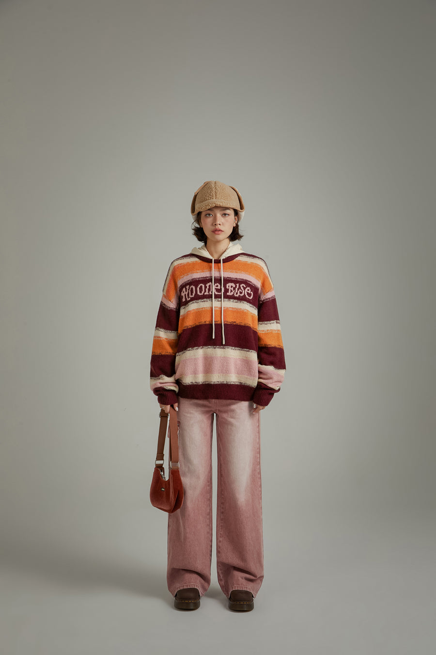 CHUU Logo Striped Loose Knit Sweater