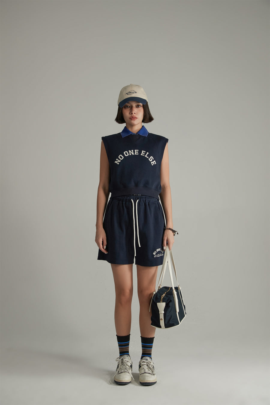 CHUU Noe Lettering Colorblocked Striped Socks