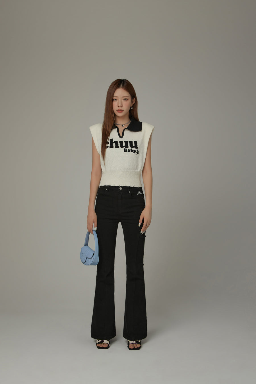 CHUU Logo Open Collar Cropped Knit Top