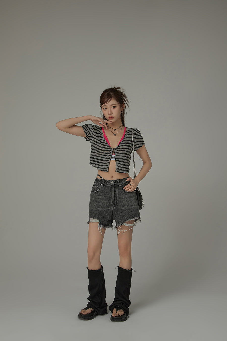 CHUU Stripe Layering Short Sleeve Crop Top