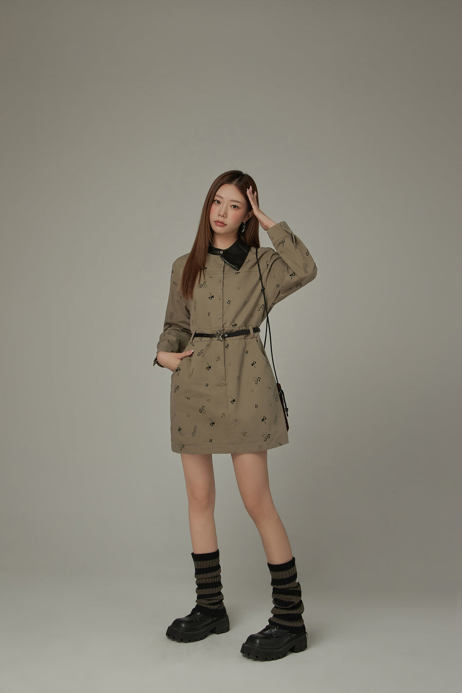 CHUU Leather Collar Long Sleeve Dress