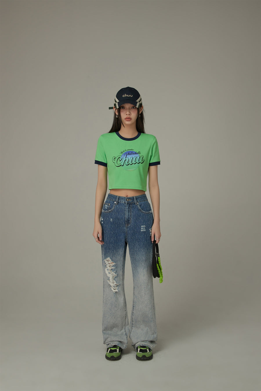 CHUU Gradient Distressed Denim Jeans