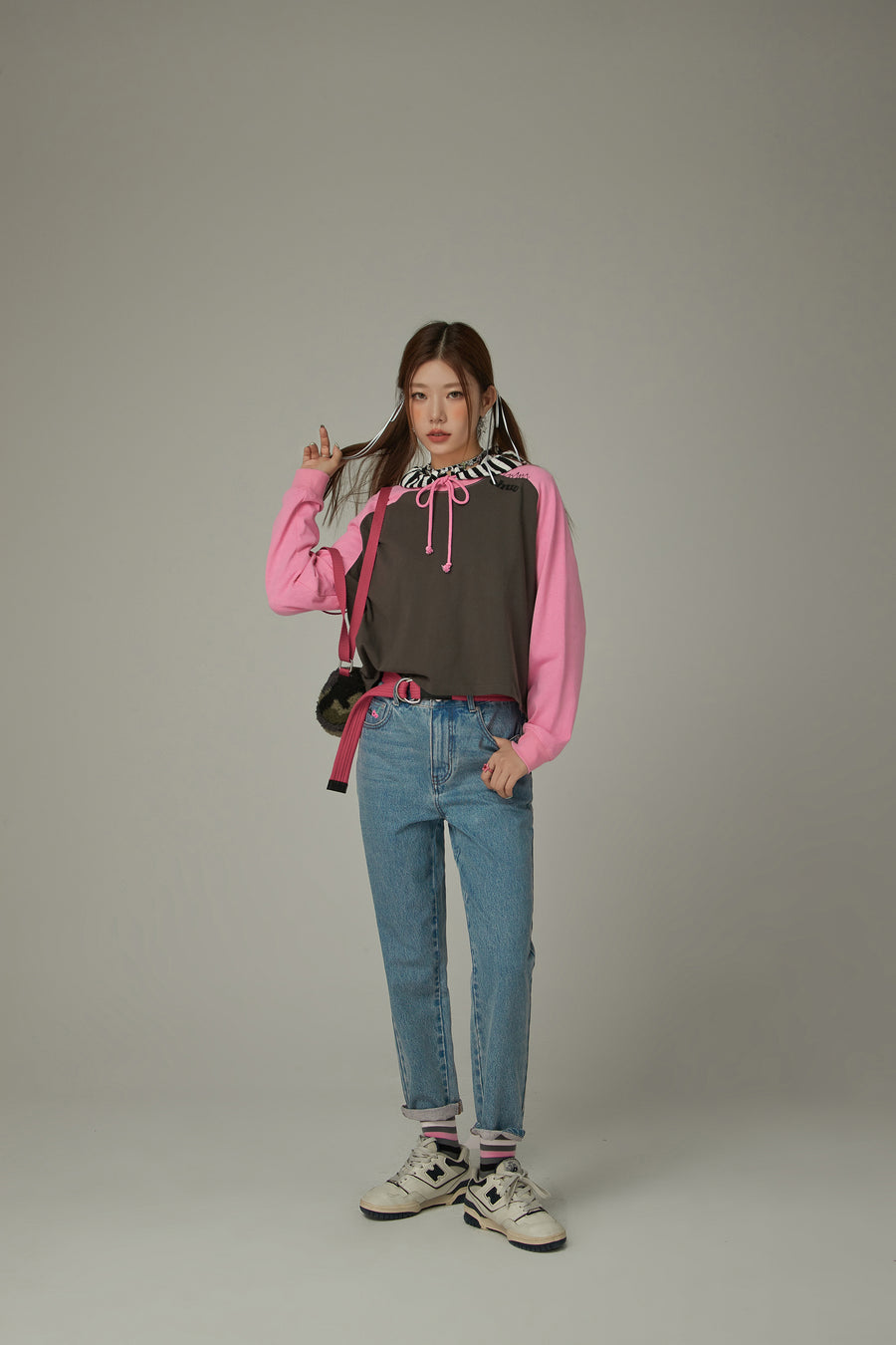 CHUU Logo Embroidered Denim Jeans