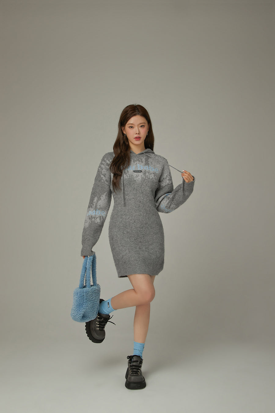 CHUU Color Logo Hooded Knit Mini Dress