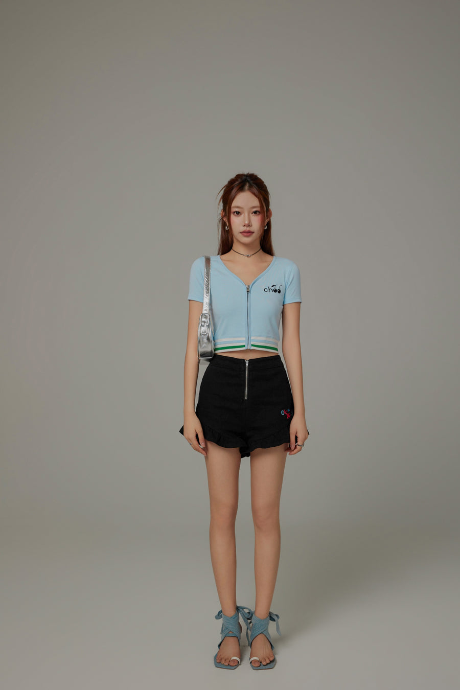 CHUU Ruffled Embroidered Letter Zipper Denim Shorts