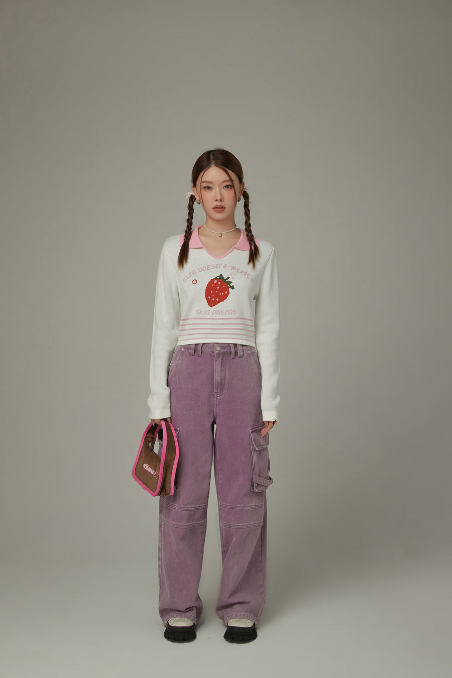 CHUU Strawberry Crop Knit Top