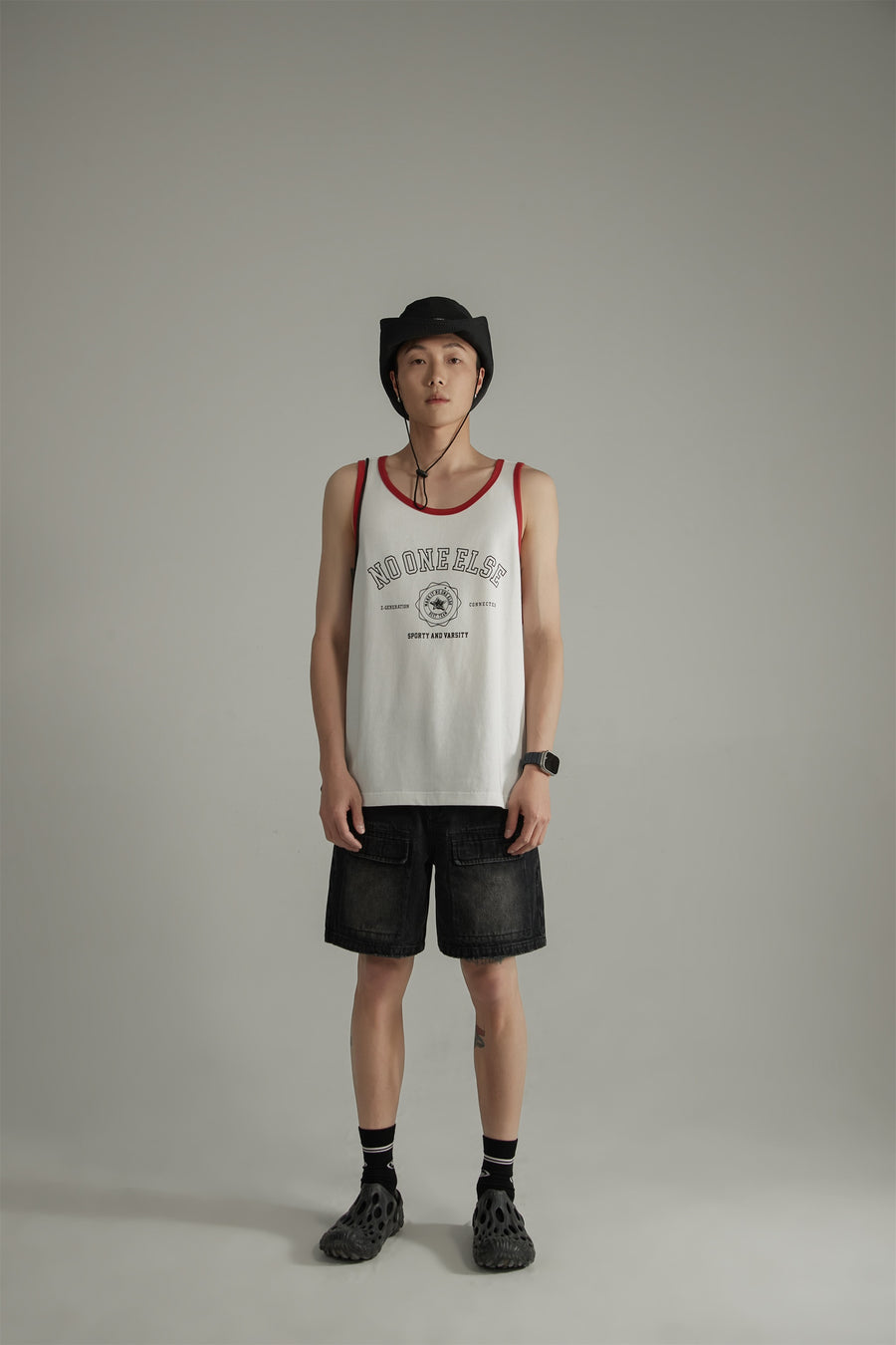 CHUU Line Colored Noe Sleeveless T-Shirt