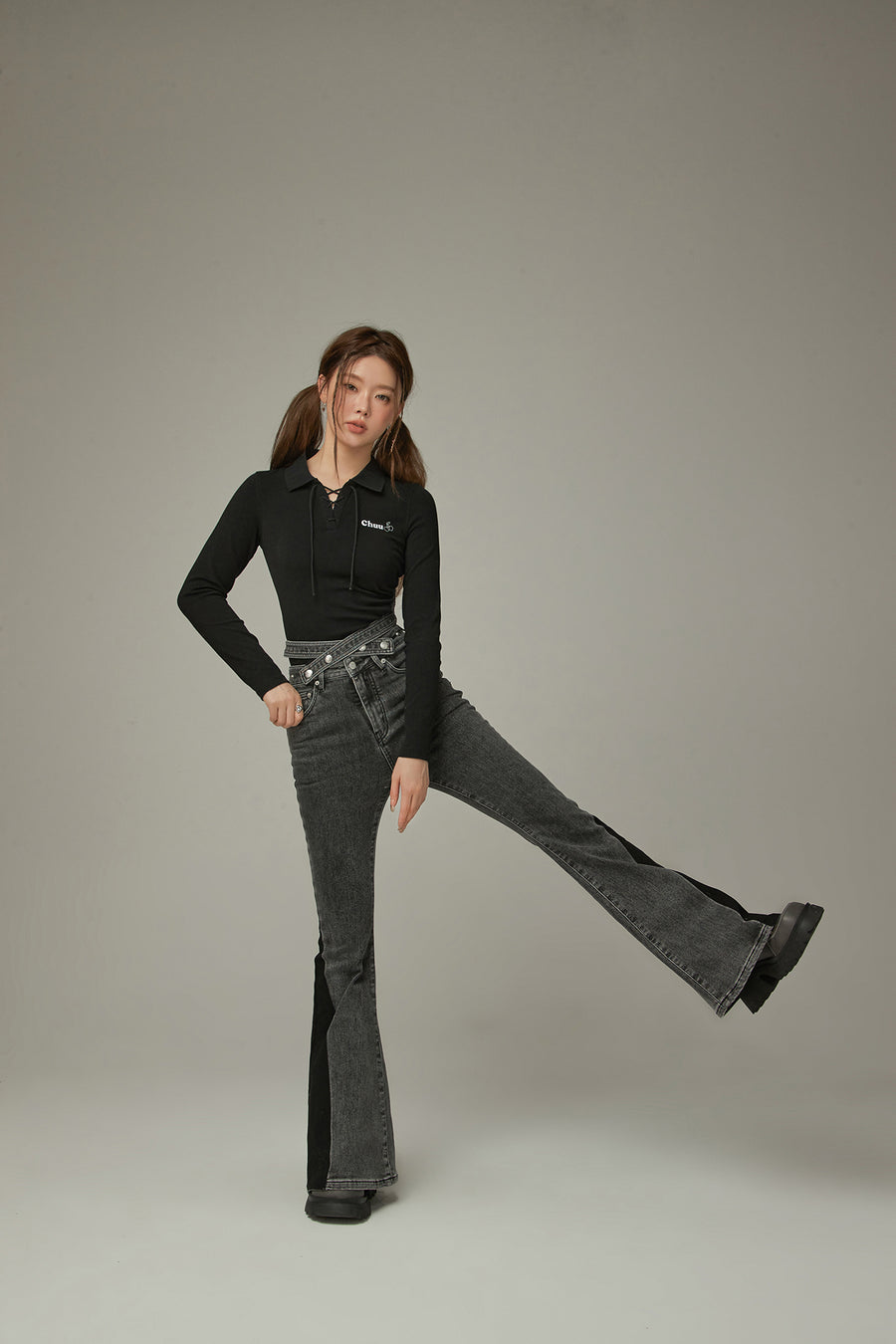 CHUU Criss Cross Belt Two Toned Bootcut Denim Pants