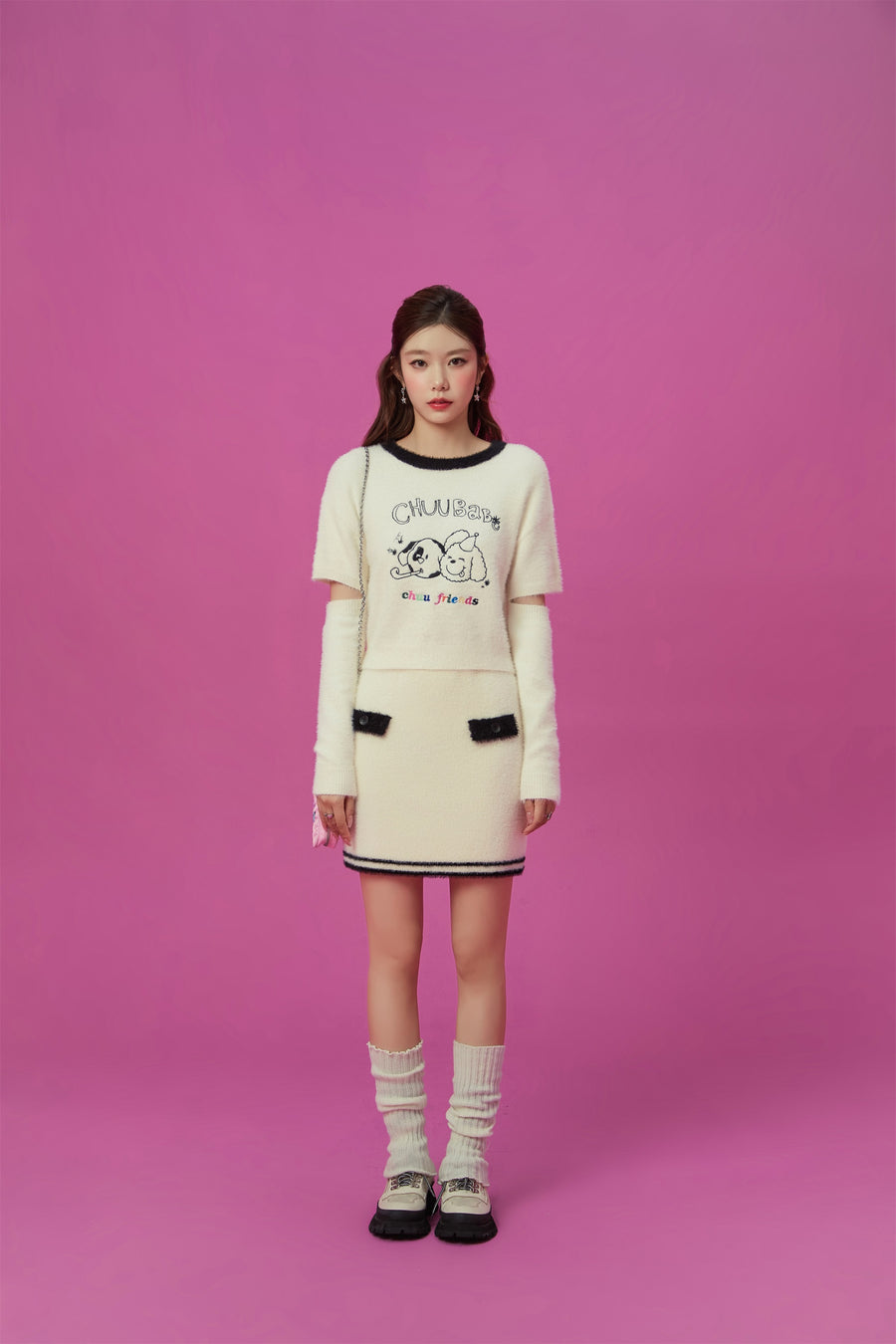 CHUU Puppy Character Cutout Knit Sweater