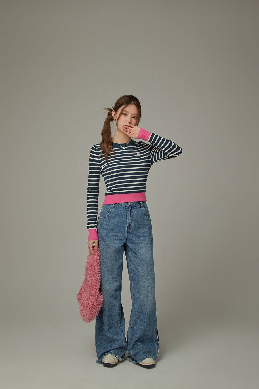 CHUU Color Lined Cropped Knit Top