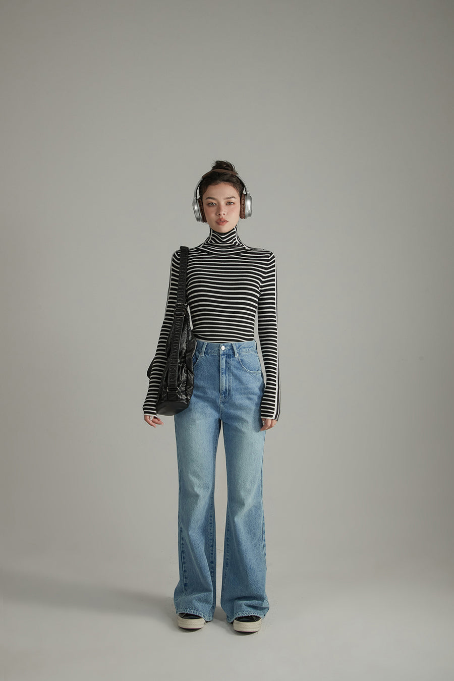 CHUU Striped High Neck Knit Top