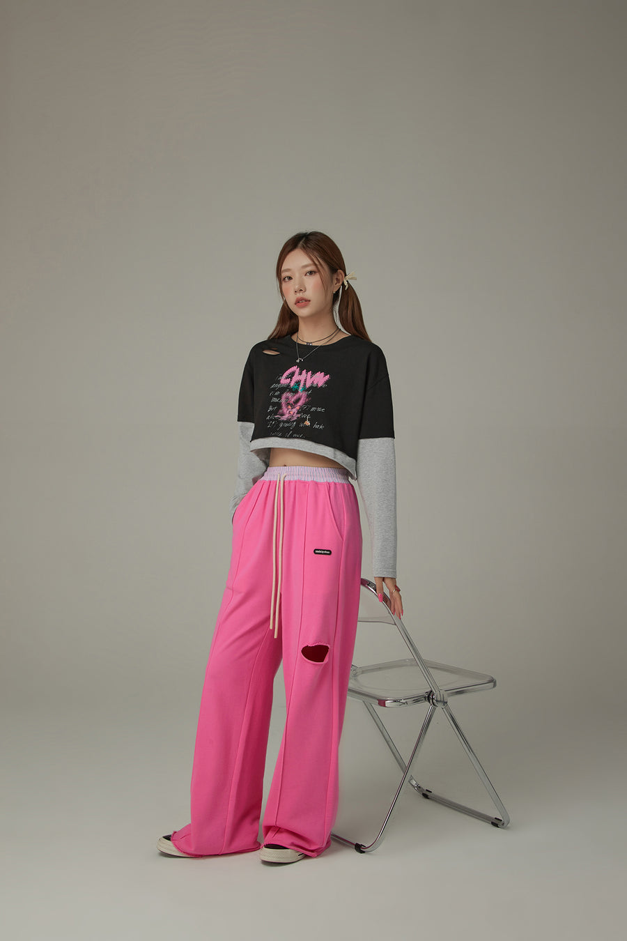 CHUU Color Matching Cropped Logo Long-Sleeve T-Shirt