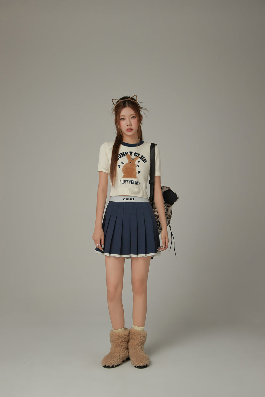 CHUU Bunny Club Character Crop Knit Sweater