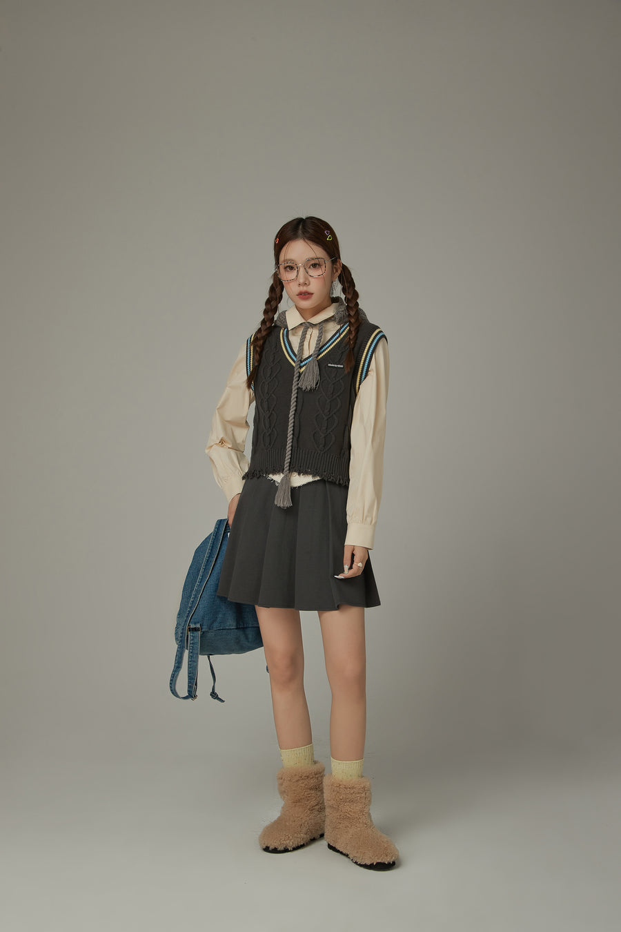 CHUU Heart Twist Knit Sweater Vest