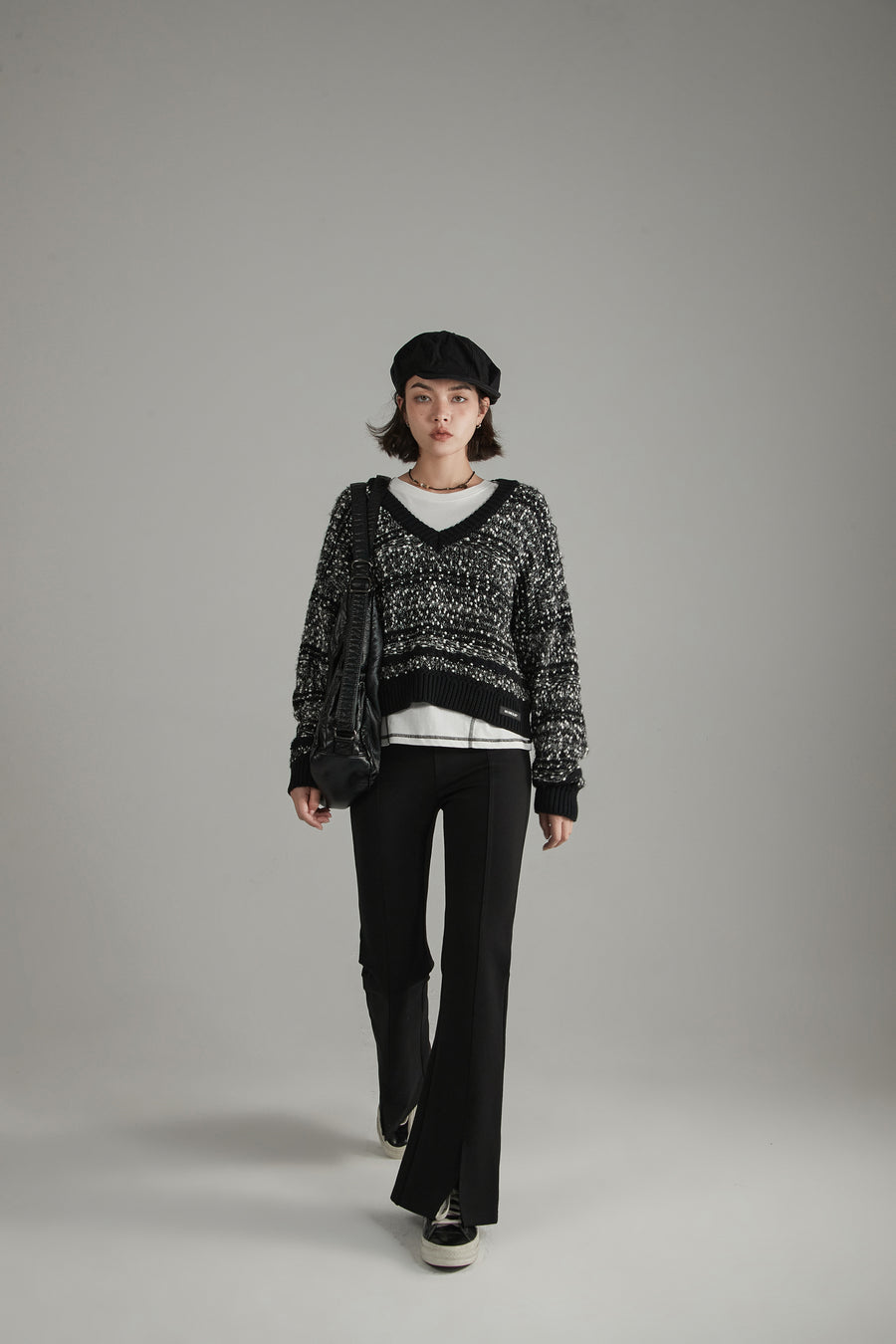 CHUU V-Neck Crop Knit Sweater