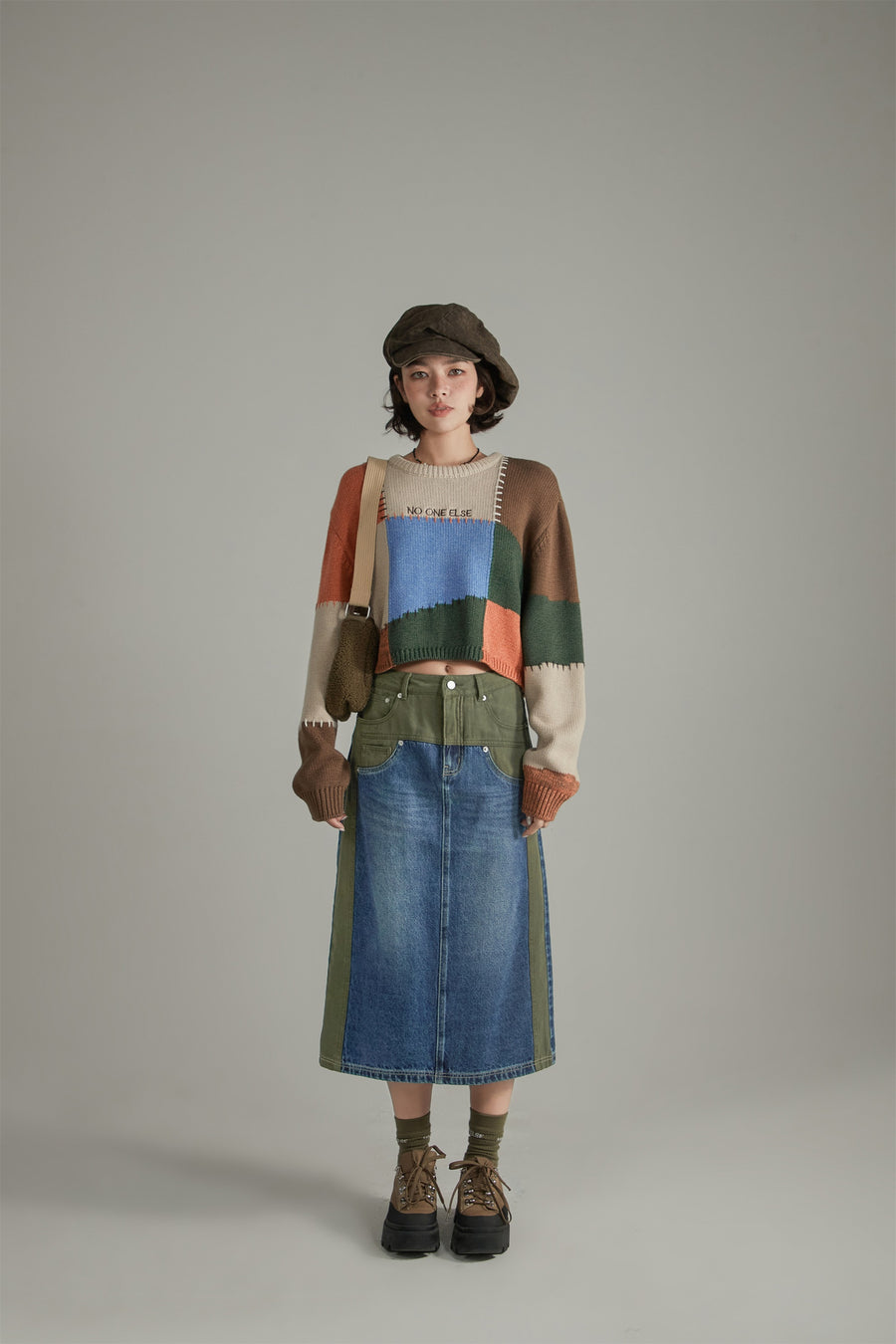 CHUU Two Toned Long Denim Skirt