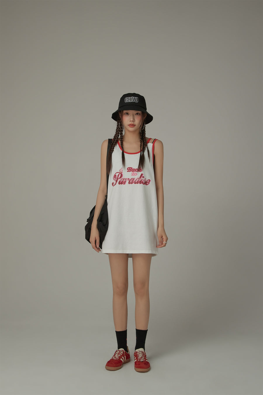 CHUU Back To Paradise Colorblocked Letter Printed Sleeveless T-Shirt