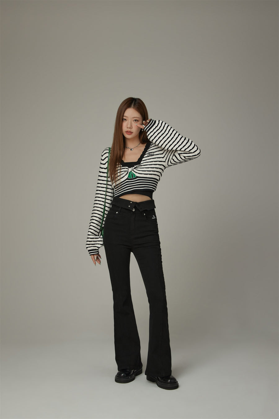 CHUU Twist Stripe Knit Crop Top