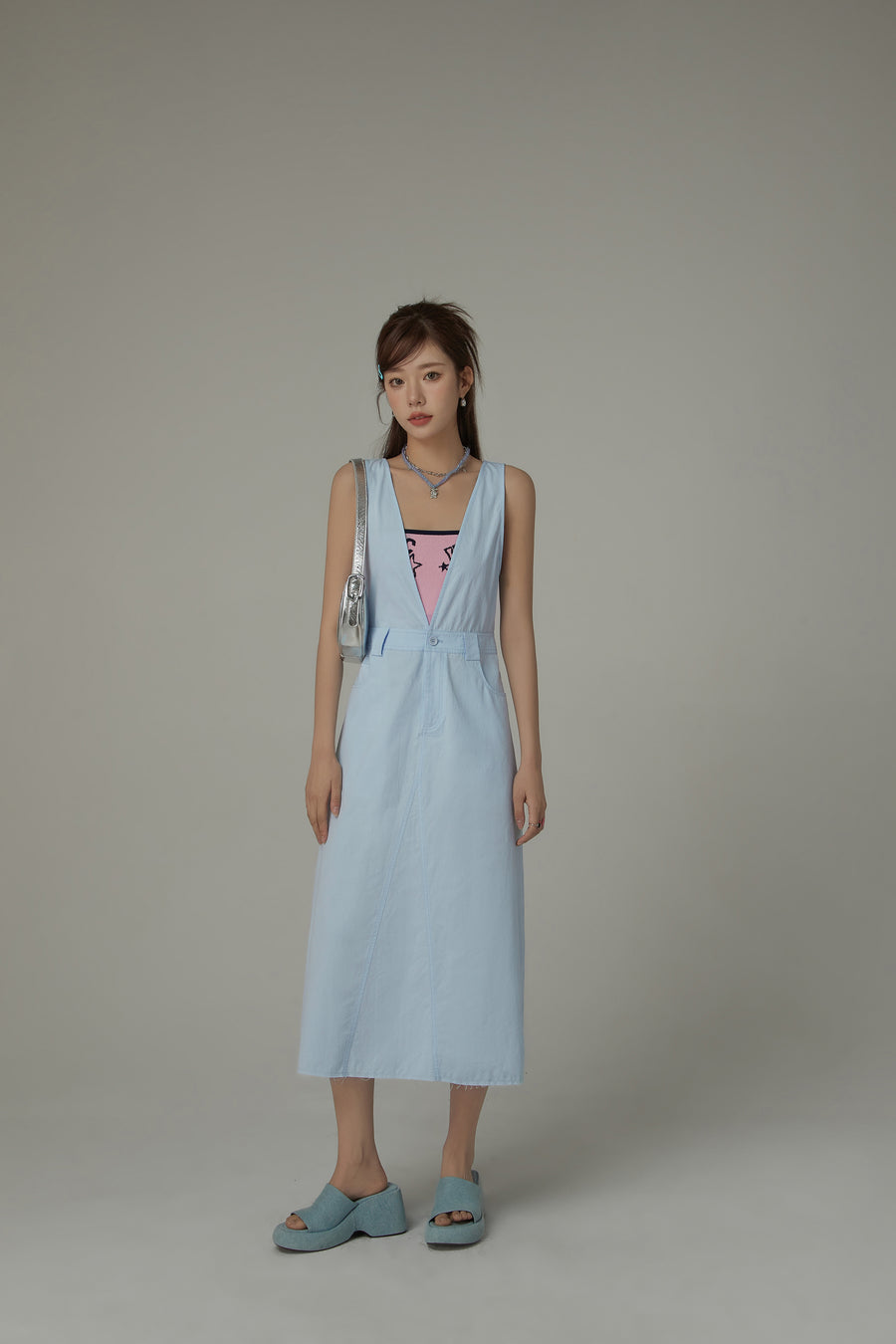 CHUU Backtie Dip V Neck Sleeveless Long Dress