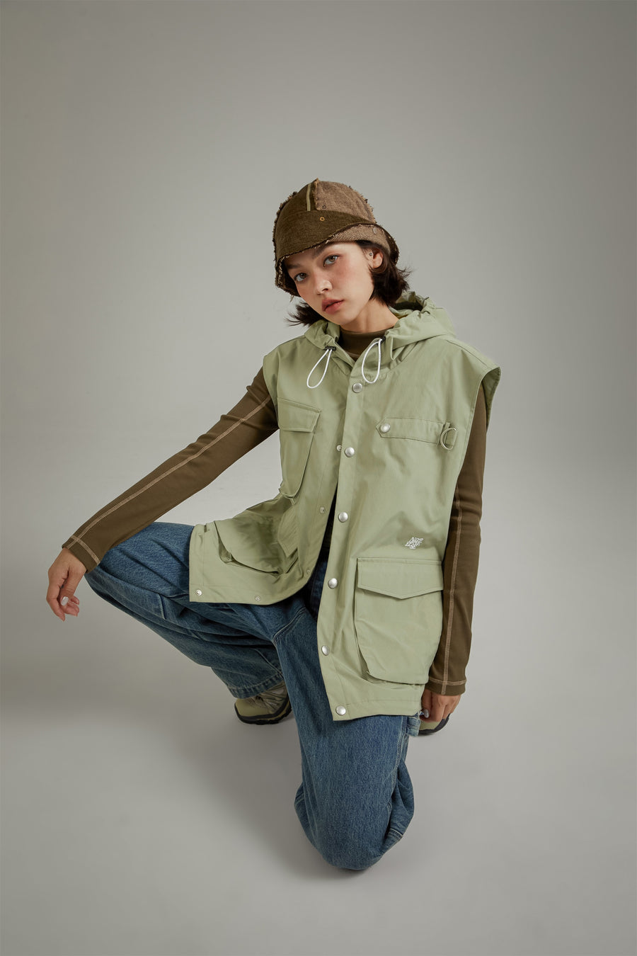 CHUU Simple Pocket Hooded Vest